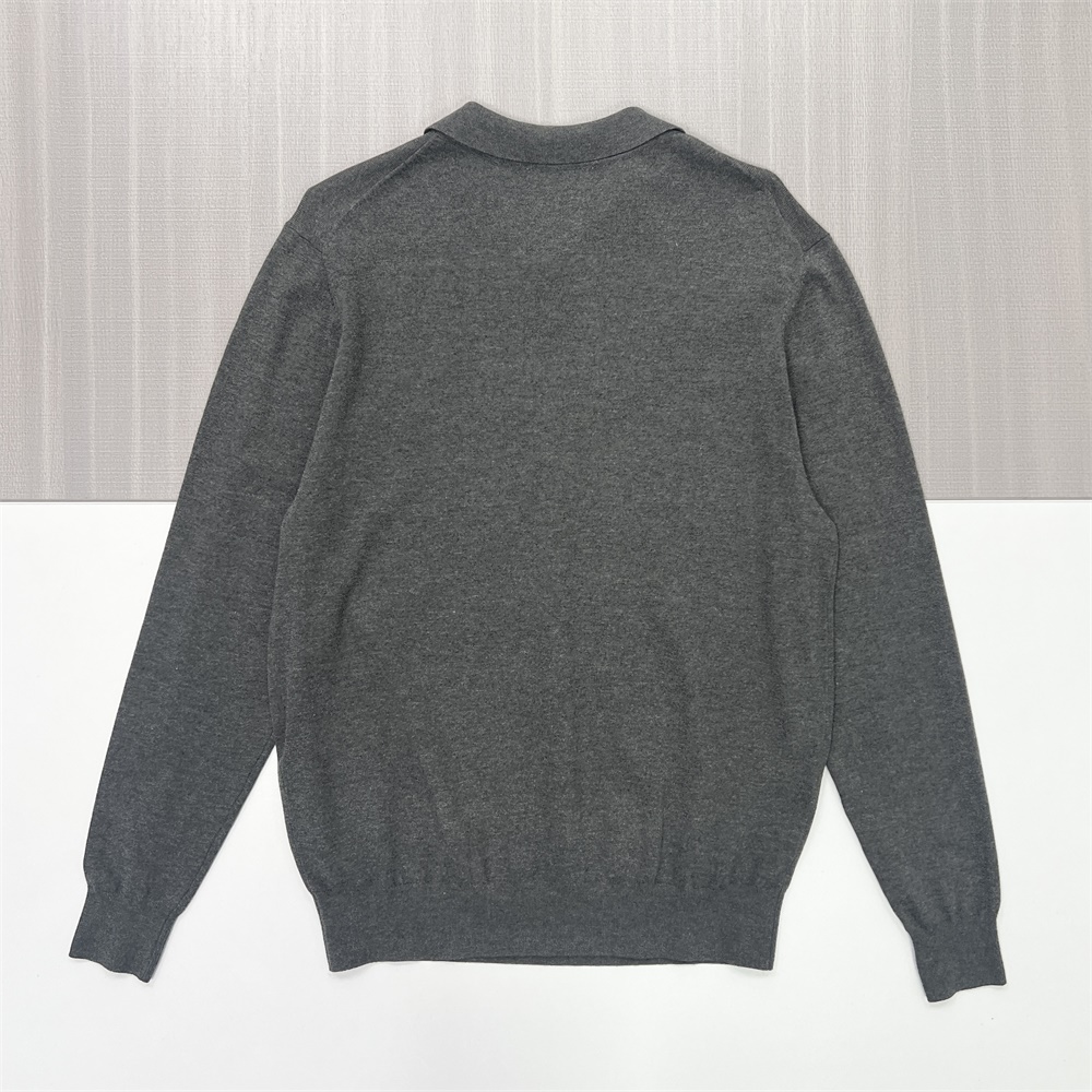 Мужской вязаный свитер поло цвета древесного угля - индивидуальный дизайн, облегающий фигуру