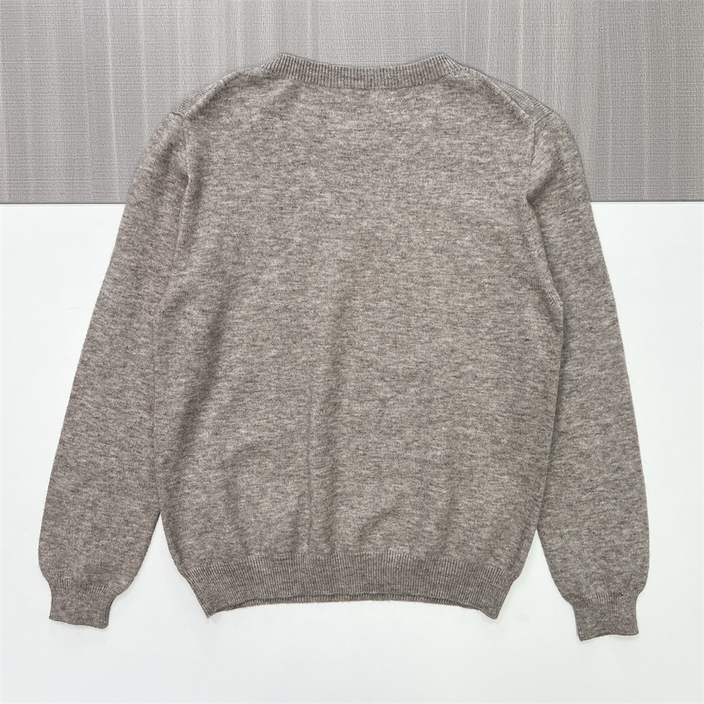 Мужской вязаный свитер темно-серого цвета с круглым вырезом на резинке - индивидуальный приталенный дизайн