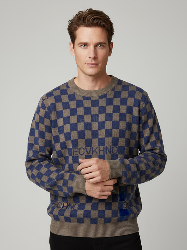 Мужской вязаный свитер с круглым вырезом в голубую и серо-коричневую клетку с графическим рисунком - Индивидуальный смелый дизайн