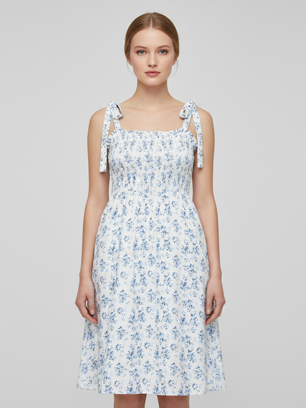 Женское бело-голубое миди-платье с цветочным рисунком и завязками на бретелях - индивидуальный женственный повседневный дизайн