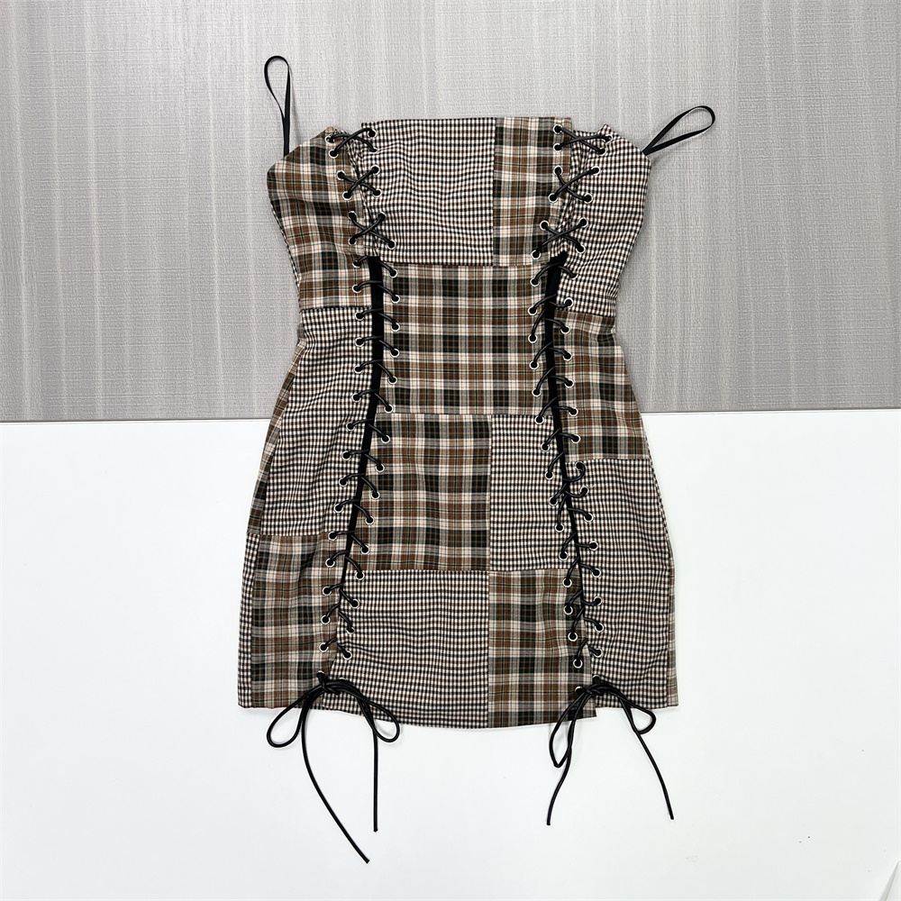 Женское клетчатое мини-платье в стиле пэчворк на шнуровке без бретелек - оригинальный ретро-дизайн