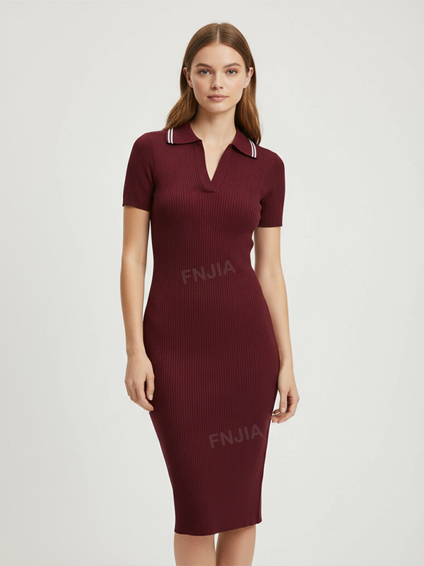 Женское бордовое трикотажное миди-платье-поло в рубчик с воротником-стойкой - приталенный элегантный дизайн, выполненный на заказ